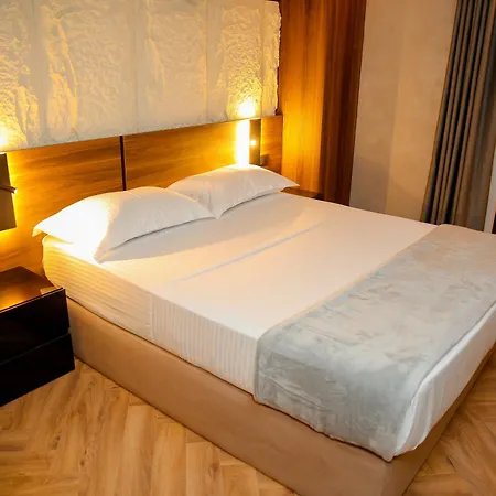 N'gen Luxury - וילה Razëm