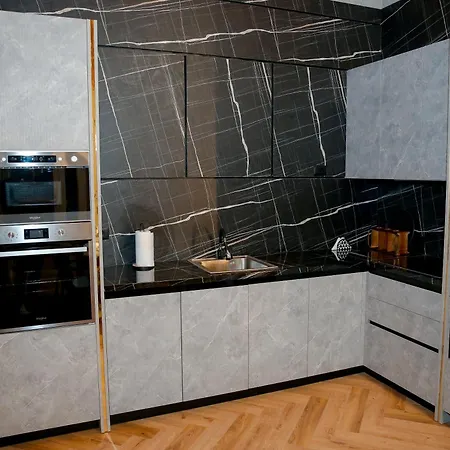 N'gen Luxury - וילה Razëm