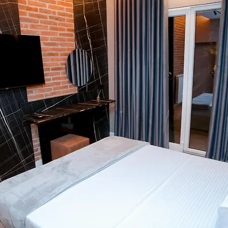 N'gen Luxury - וילה Razëm